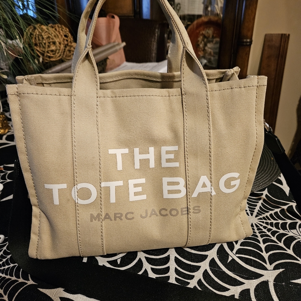 Marc Jacobs original tote beige bag Medium size.